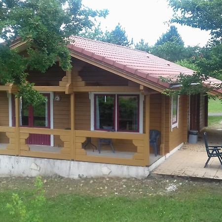 Chalets Du Soleil Mauroux  Εξωτερικό φωτογραφία